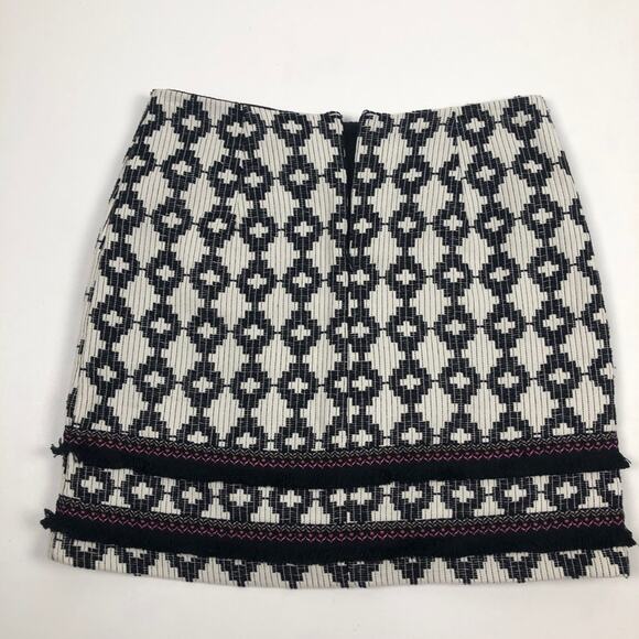 Merona Aztec Print Mini Skirt Size 8 - Picture 2 of 7